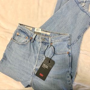 NEW Levi’s Ribcage Straight Ankle Jean 27x27